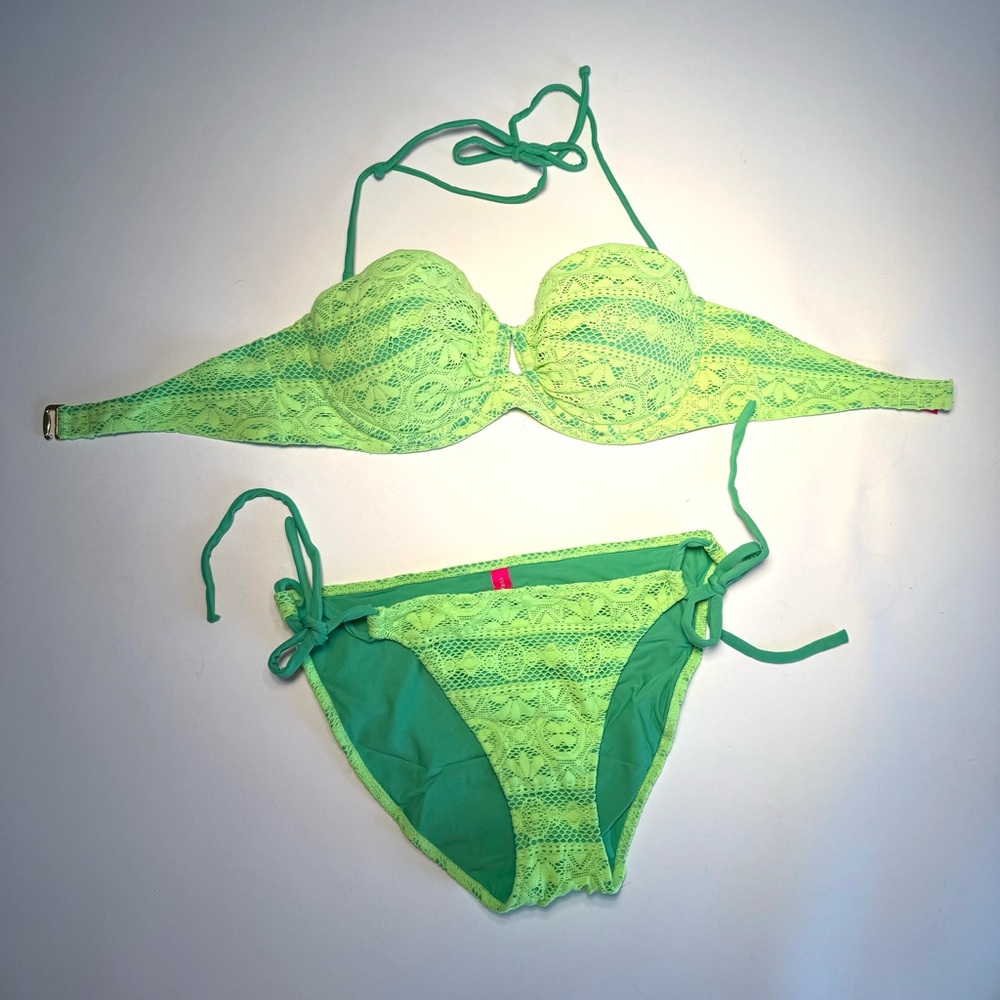 Vintage Victoria's Secret "Very Sexy" Bikini Set in Neon Green Lace - Picture 9 of 11